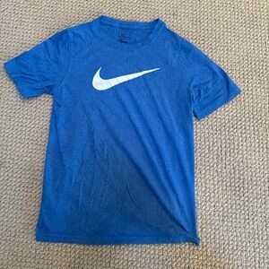 Boys Nike wicking T-shirt